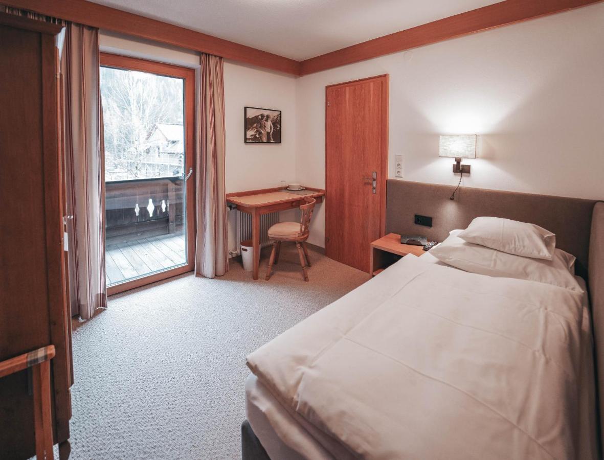 Hotel Garni Almjur Sankt Anton am Arlberg Bagian luar foto