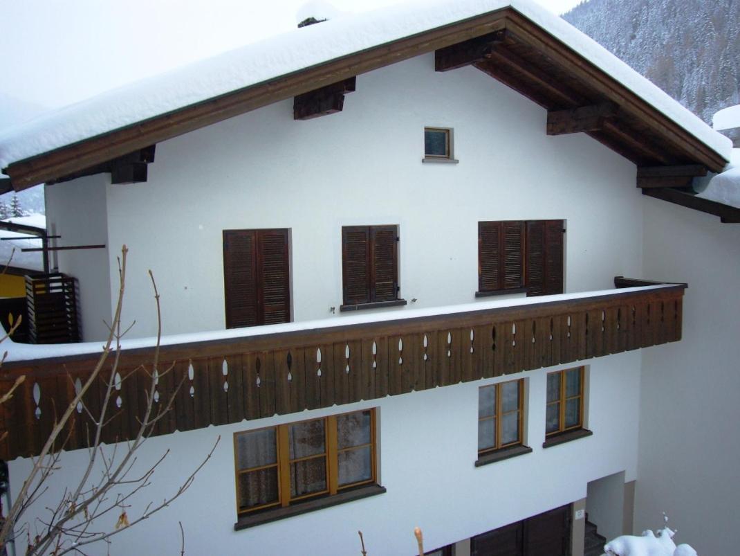 Hotel Garni Almjur Sankt Anton am Arlberg Bagian luar foto