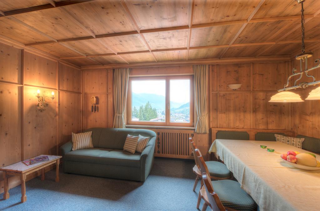 Hotel Garni Almjur Sankt Anton am Arlberg Bagian luar foto
